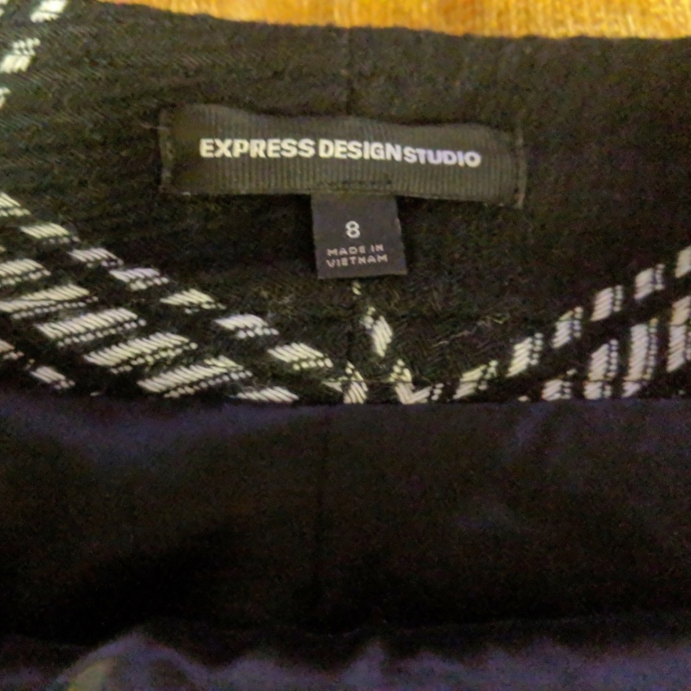Express Design Studio Mini Skirt 8 - Picture 5 of 7